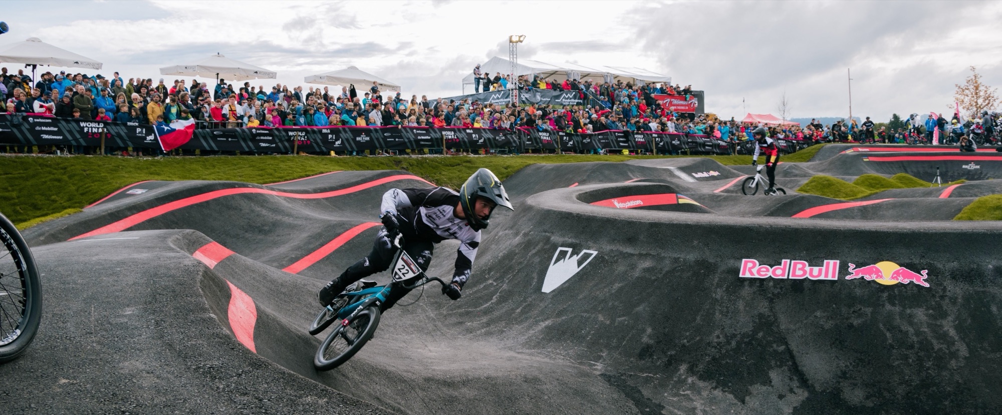 Volle Ränge bei den Red Bull UCI Pump Track World Championships im Swiss Bike Park